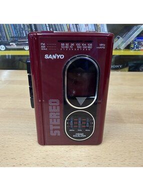 Vintage Sanyo M-G30 Portable Cassette Player Am/fm Radio Burgundy 3-Band EQ